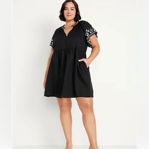 🔥🆕🔥Old Navy Embroidered Mini Swing Dress